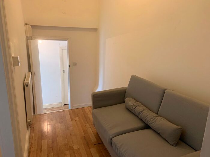 1 Bedroom Flat To Rent In High Road Leyton, E10