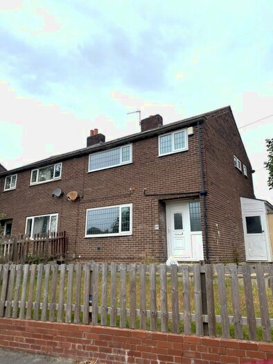 3 Bedroom Semi-Detached House To Rent In Hawthorne Mount, Normanton, WF6