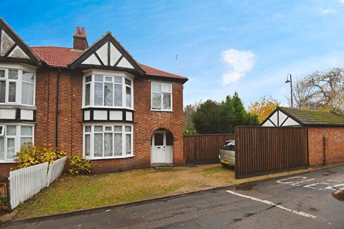 4 Bedroom Semi Detached House For Sale In Kings Walk, Wisbech, PE13