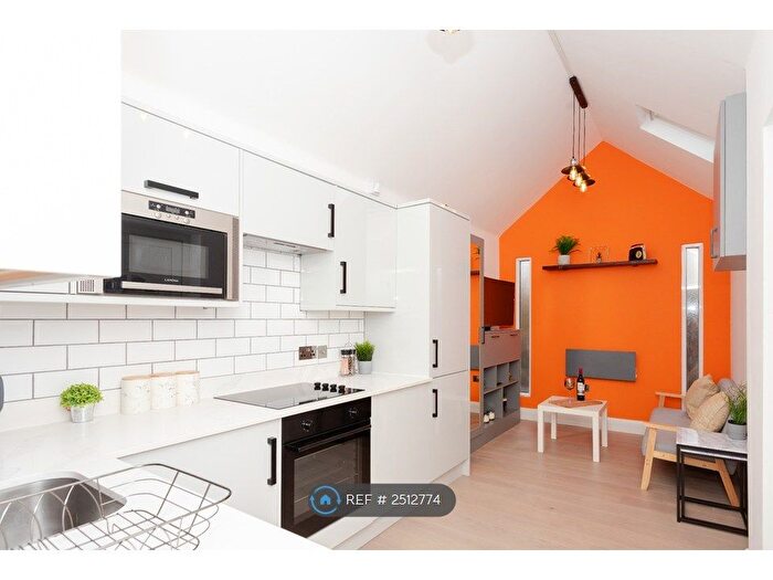 Studio To Rent In Thorney Mill Road, West Drayton, UB7