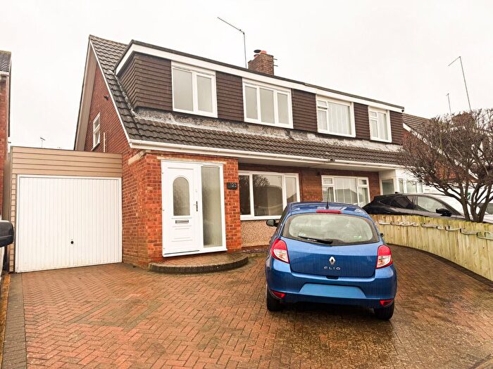3 Bedroom Semi-Detached House For Sale In St. Johns Road, Kettering, Northamptonshire, NN15