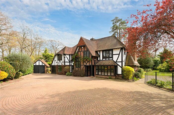 5 Bedroom Detached House For Sale In Silverdale Avenue, Walton-On-Thames, Surrey, KT12