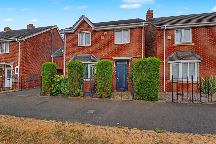4 Bedroom Link Detached House For Sale In Eagle Way, Hampton Vale, Peterborough, PE7