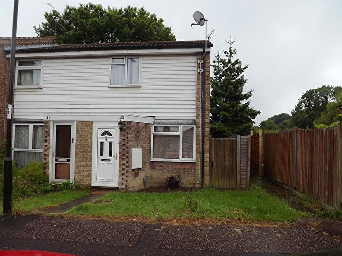 2 Bedroom End Of Terrace House To Rent In Holmcroft, Crawley, RH10