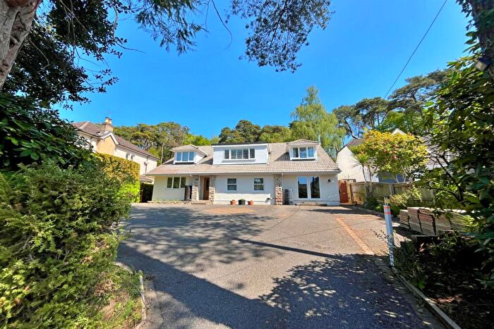 5 Bedroom Detached House For Sale In Broadstone, BH18