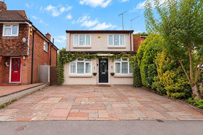 3 Bedroom Detached House For Sale In Liscombe Road, Dunstable, LU5