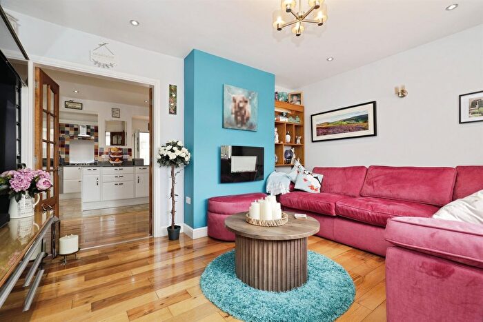 3 Bedroom Semi-Detached House For Sale In Greenfields Road, Harrogate, HG2