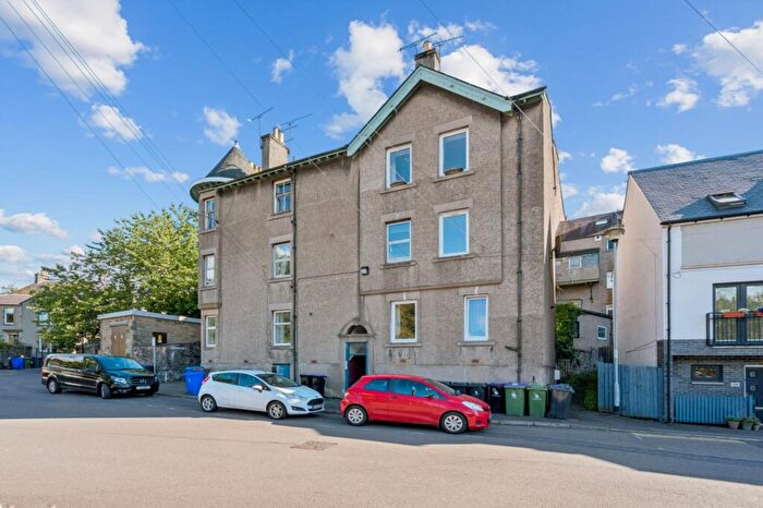 2 Bedroom Flat For Sale In Millrow, Dunblane, FK15