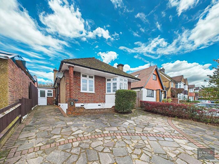 3 Bedroom Bungalow For Sale In Durrants Drive, Croxley Green, Rickmansworth, WD3