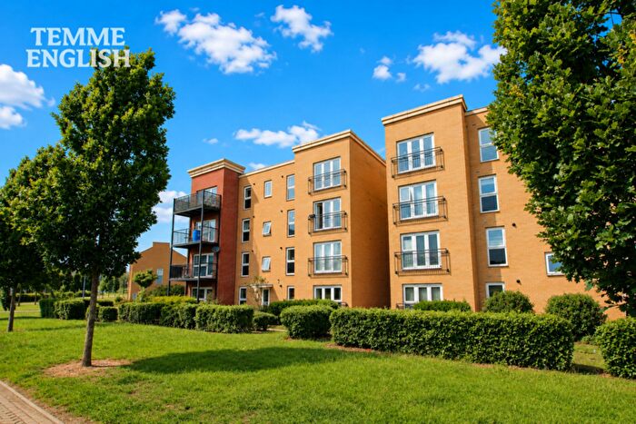 2 Bedroom Flat For Sale In Blake Avenue, Basildon, SS14