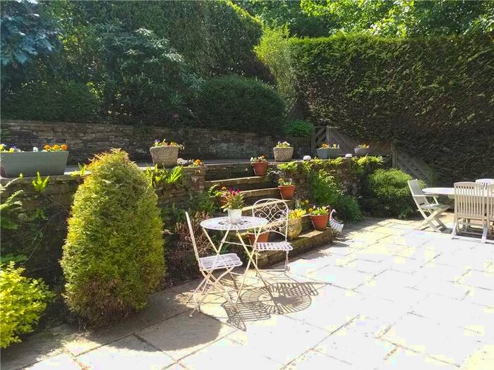 4 Bedroom House For Sale In School Close, Ripponden, HX6