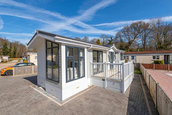 2 Bedroom Park Home For Sale In Havenwood Residential Park Havenwood, Arundel, BN18