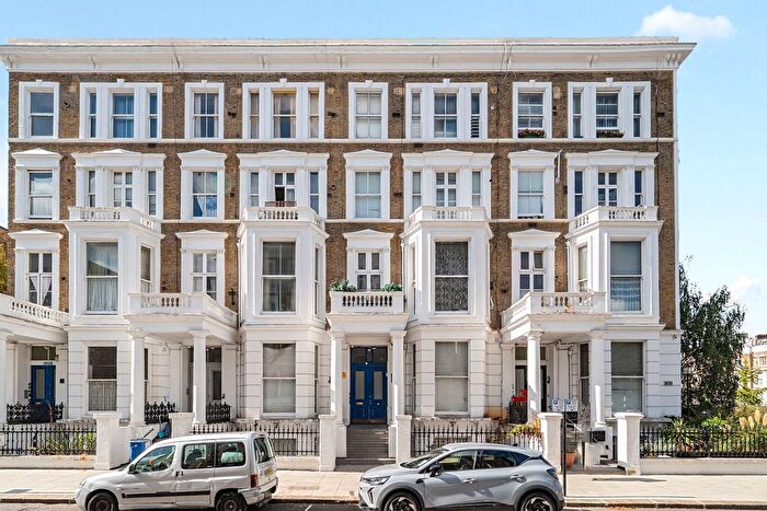 Studio To Rent In , Earls Court, London, SW5