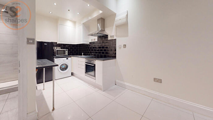 Studio To Rent In Farewell Place, Mitcham, Surrey, CR4