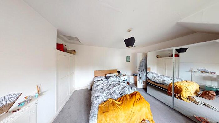 1 Bedroom Flat To Rent In Burton Crescent, Headingley, Leeds, LS6