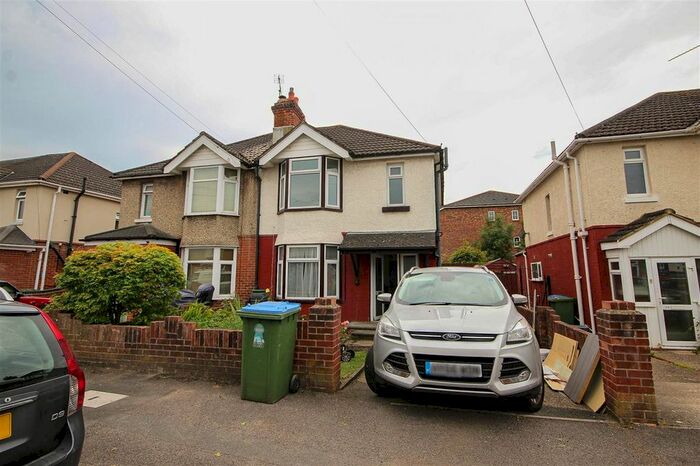 3 Bedroom Semi-Detached House To Rent In South Mill Road, Southampton, SO15
