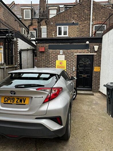 2 Bedroom Flat To Rent In Brighton Road, Purley, CR8