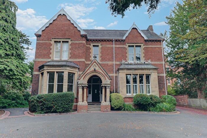 2 Bedroom Apartment To Rent In Guys Cliffe Avenue, Leamington Spa, CV32