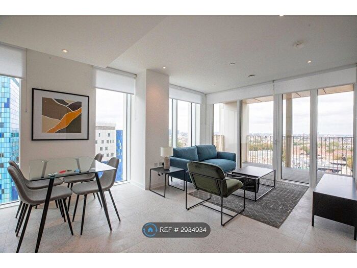 2 Bedroom Flat To Rent In Bouchon Point, London, E1