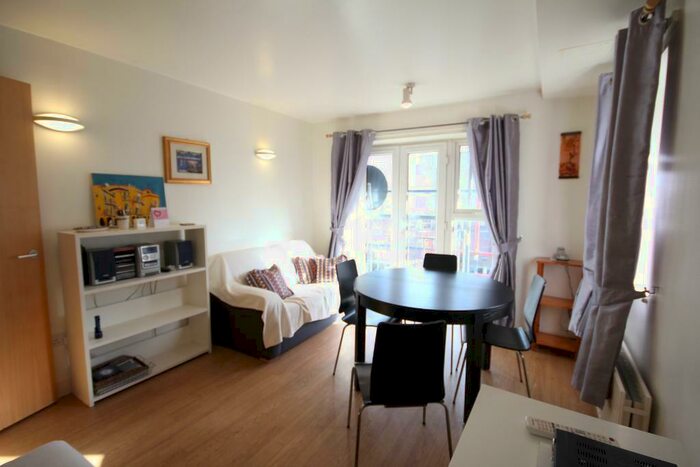 2 Bedroom Flat To Rent In Mildmay Park, Islington, London, N1
