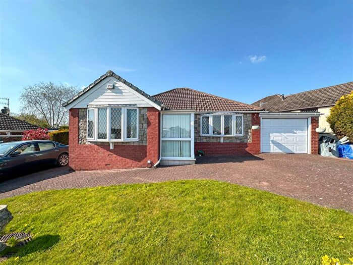 3 Bedroom Detached Bungalow For Sale In Midhurst Close, Packmoor, Stoke-On-Trent, ST7