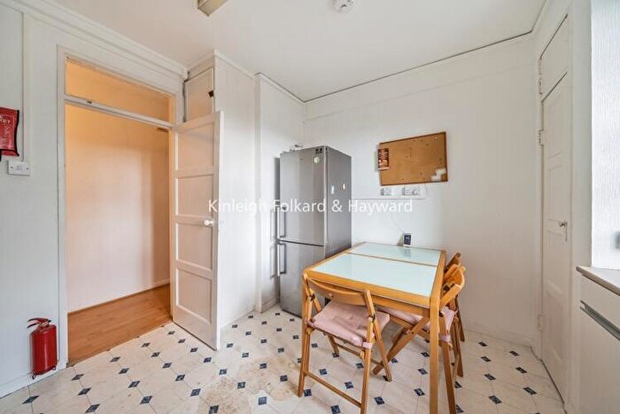 2 Bedroom Flat To Rent In Doddington Grove London, SE17