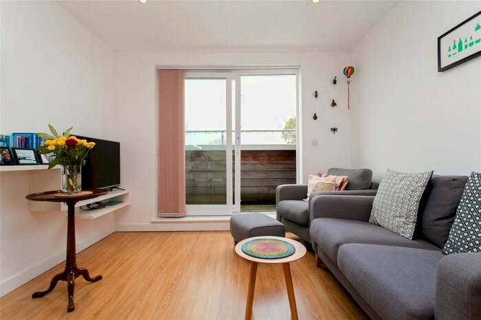 1 Bedroom Flat To Rent In Northpoint House, Essex Road, London, N1