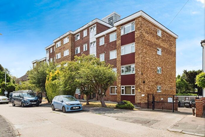 2 Bedroom Flat For Sale In Barnes Court, Durham Avenue, Woodford Green, IG8