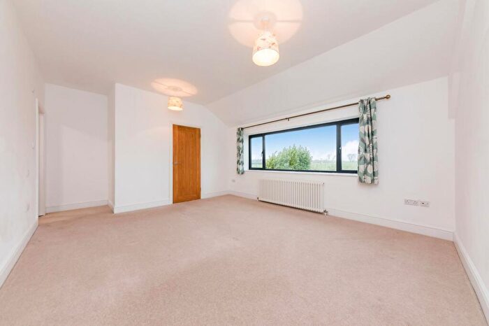 4 Bedroom Property For Sale In Stoneham, Lower Stoneham, BN8