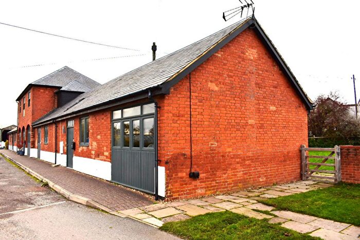 3 Bedroom End Of Terrace House To Rent In Station Road, Hatfield, AL9