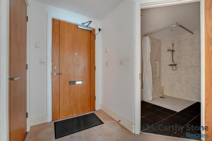 1 Bedroom Apartment For Sale In Corbett Court The Brow, Burgess Hill, RH15