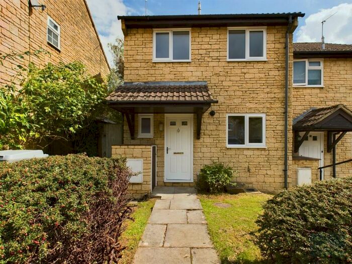 3 Bedroom House To Rent In Bainton Close, Bradford-On-Avon, BA15