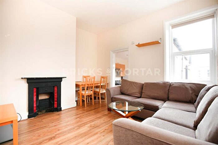 3 Bedroom Flat To Rent In (£ppw) Lavender Gardens, Jesmond, NE2