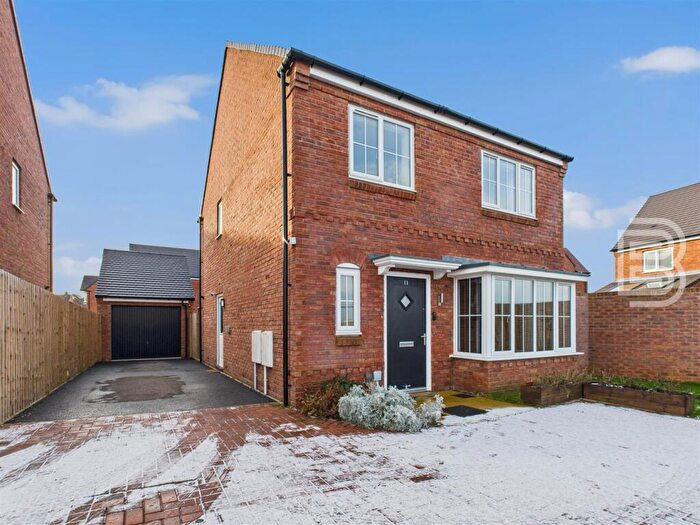 4 Bedroom Detached House For Sale In Hollinghurst Close, Houlton, Rugby, CV23