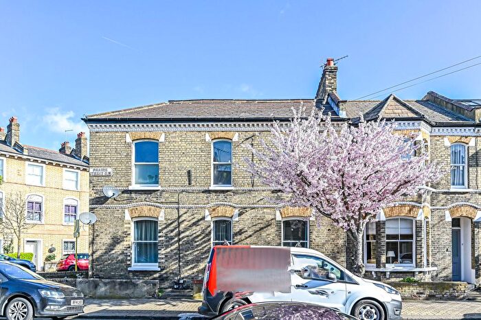 2 Bedroom Flat For Sale In Prairie Street, Battersea, London, SW8