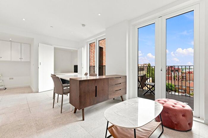 1 Bedroom Flat For Sale In The Silk District, Tapestry Way, E1