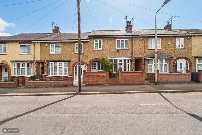3 Bedroom Terraced House For Sale In King Edward Road, Loughborough, LE11