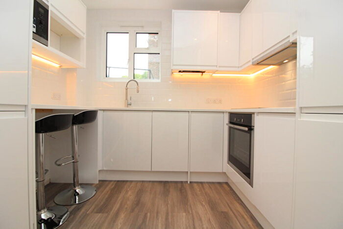 2 Bedroom Apartment To Rent In Muswell Hill, London, N10