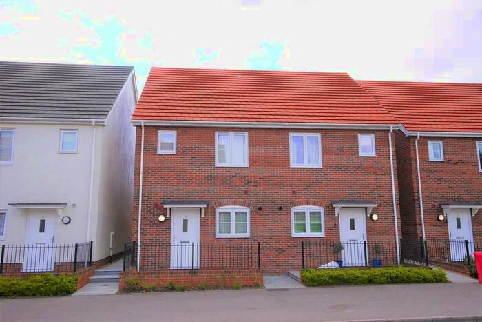 2 Bedroom House To Rent In Widvale Road, Brentwood, CM15