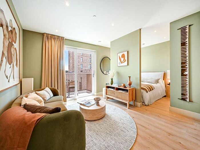 Studio To Rent In The Draper, Caversham Rd, NW9