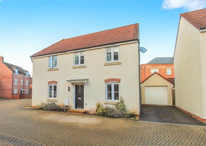 3 Bedroom Semi-Detached House For Sale In Barons Crescent, Trowbridge, BA14
