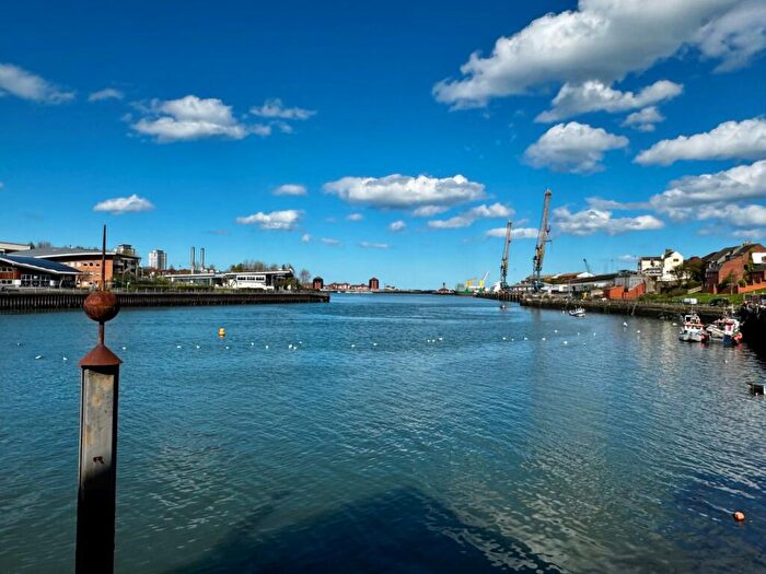 3 Bedroom Apartment To Rent In River View, Low Street, Sunderland, SR1