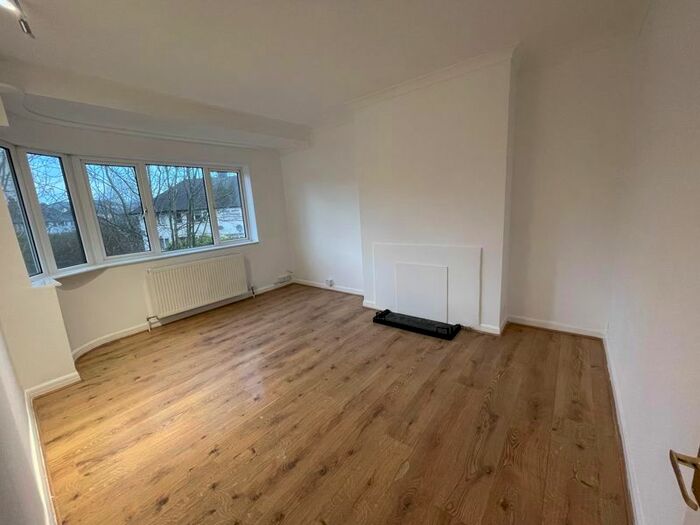 3 Bedroom Maisonette To Rent In Eldon Avenue, Borehamwood, WD6