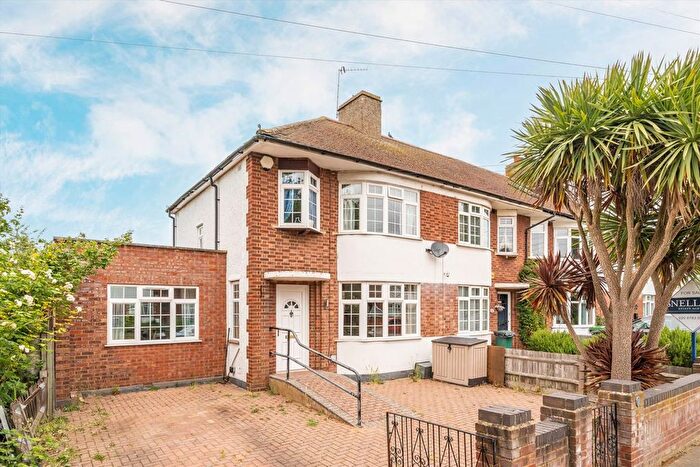 3 Bedroom End Terrace House For Sale In Longford Close, Hampton Hill, TW12