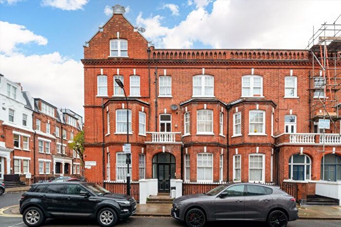 1 Bedroom Flat For Sale In Fairholme Road, West Kensington, W14