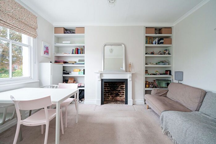 1 Bedroom Flat For Sale In Coningham Road, London, W12