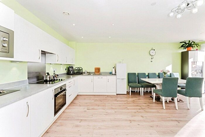 2 Bedroom Flat For Sale In Shipbuilding Way, Upton Park, London, E13