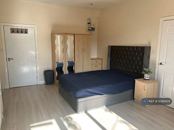 1 Bedroom Flat To Rent In Claremont Road, Salford, M6