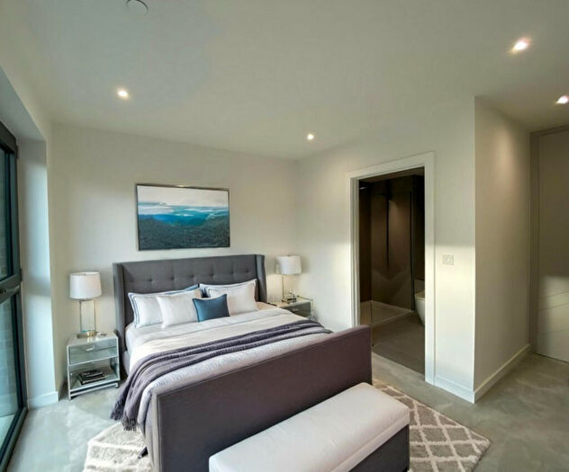 2 Bedroom Apartment To Rent In Woodberry Down, London, N4