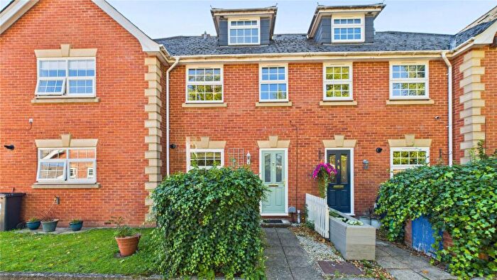 3 Bedroom Terraced House For Sale In Bedford Close, Horsell, Surrey, GU21